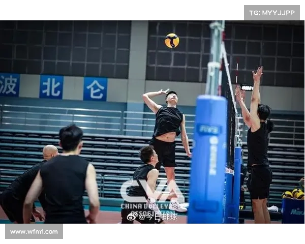 中国男排封闭集训细节曝光 每日千次发球锤炼基础实力 中国男排封闭集训细节曝光 每日千次发球锤炼基础实力